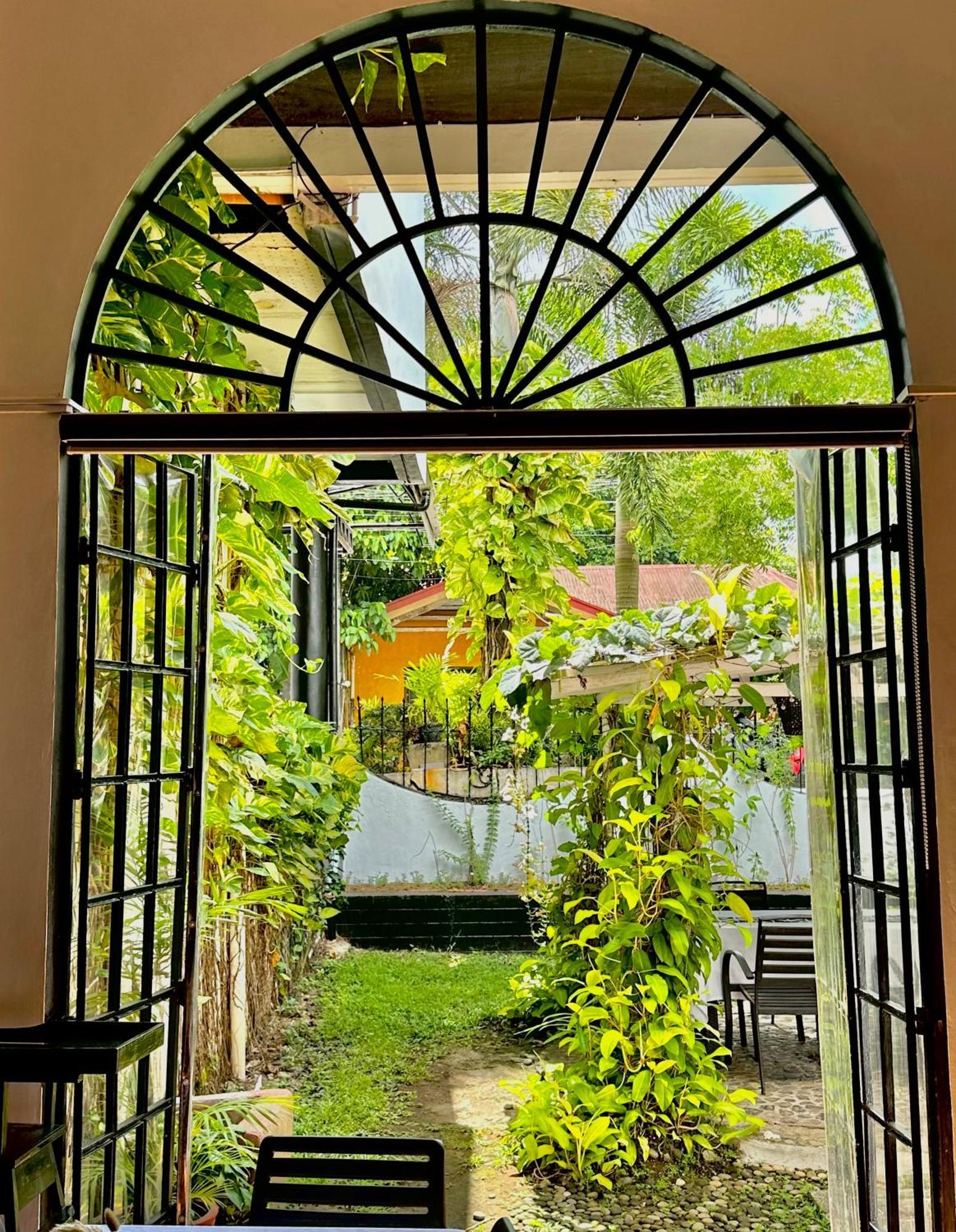 Fernando'S Hotel Sorsogon Eksteriør billede